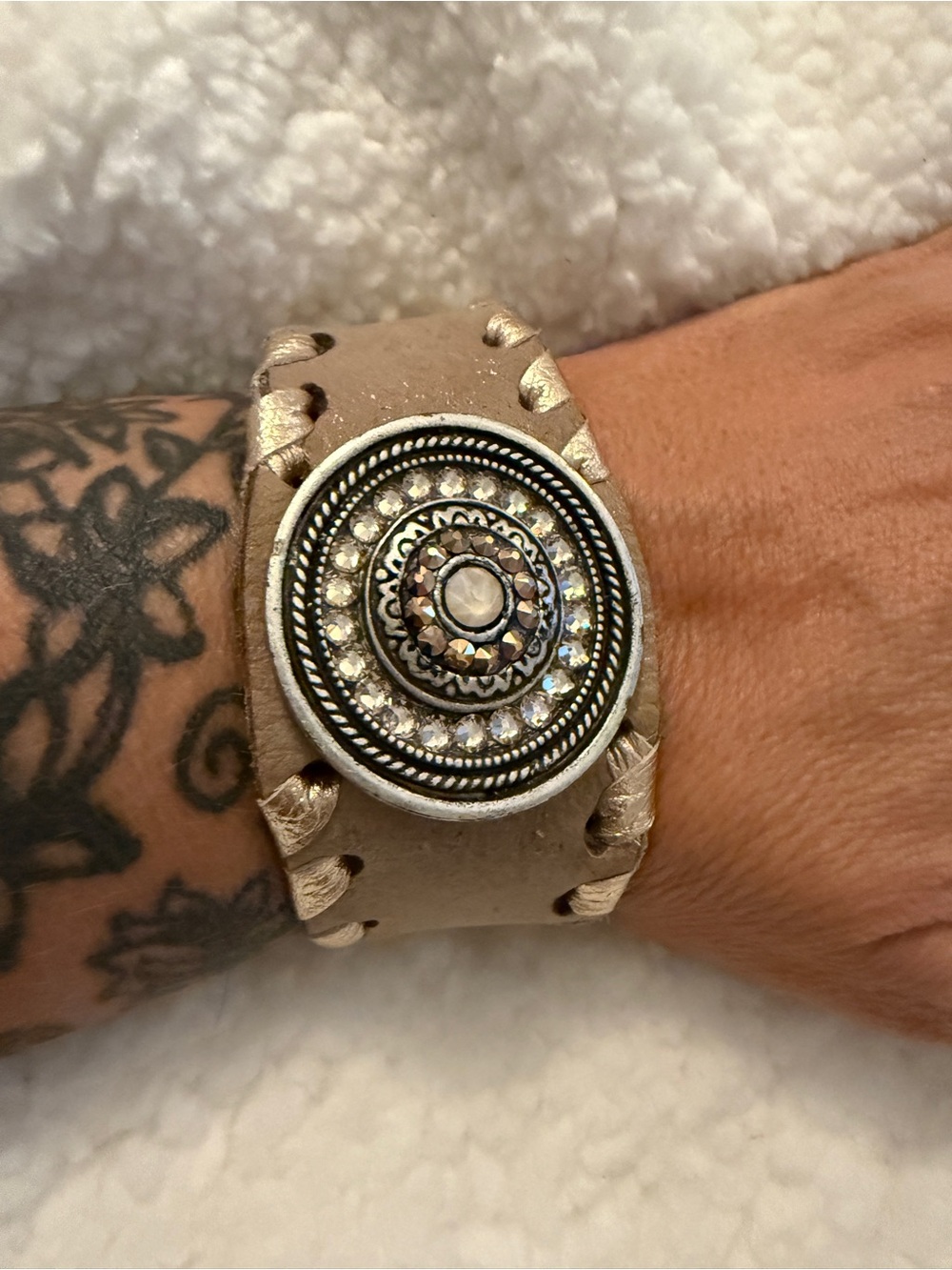 Leatherock beige  Leather Cuff Bracelet with Decorative Rhinestone Medallion